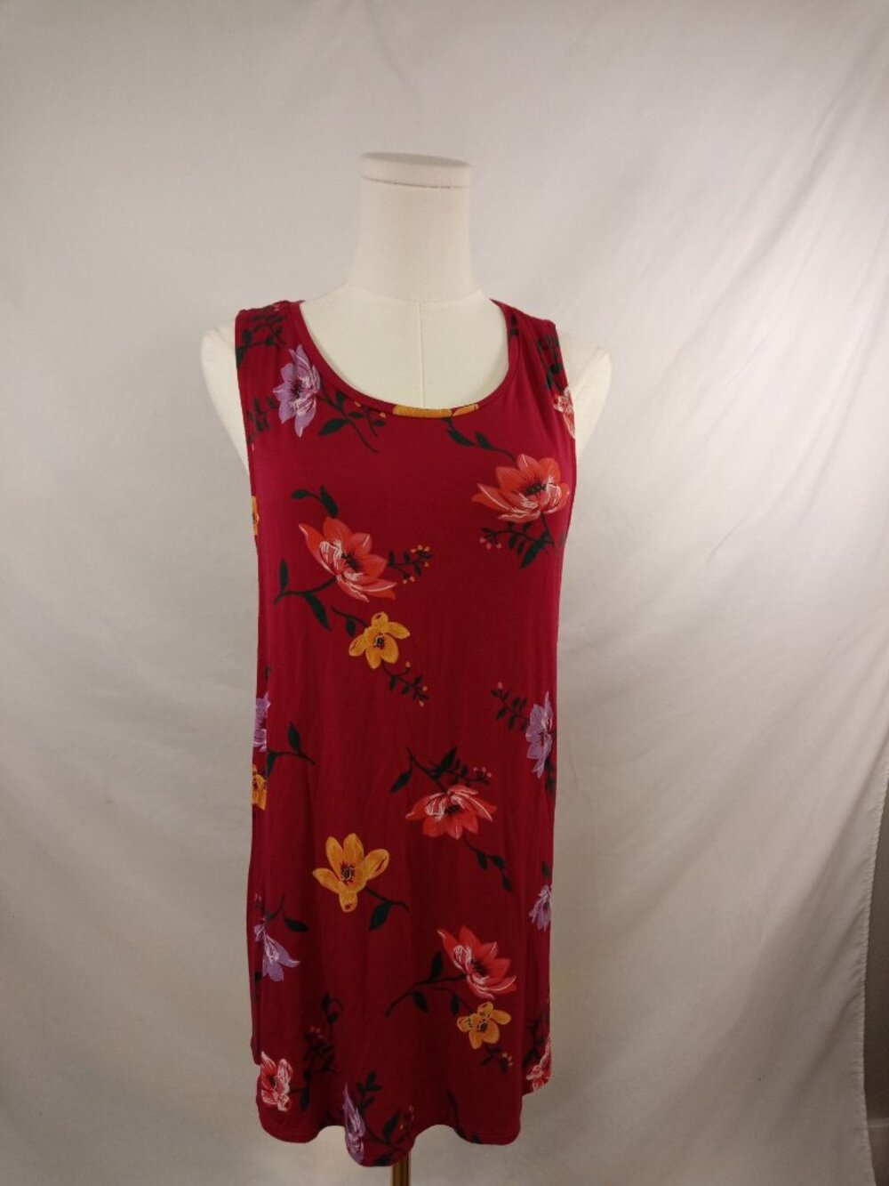 Old Navy Women's Maroon Floral Tank Top Sz. L